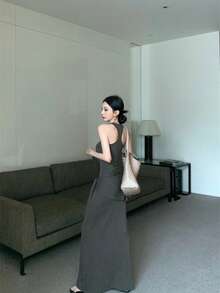 Vestido de cuello halter para mujer, color verde grisáceo oscuro, diseño de punto con nudo en la cintura y cintas decorativas, tejido elástico ajustado, estilo elegante moderno, ideal para uso diario. - Gris - Ver 4