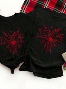 Una camiseta de estilo informal con estampado de araña en forma de corazón es perfecta para Halloween y es un regalo ideal para tu novio o novia. - Negro - Ver 1