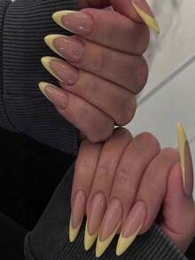24 pièces Utilisez ce patch d'ongles français doux jaune abricot minimaliste pour rehausser l'apparence, parfait pour les fêtes, les rendez-vous et le port quotidien, convient aux femmes pour porter des faux ongles au quotidien - Jaune citron - Voir 3