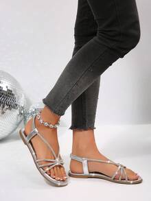 Sandalias planas de moda casual para mujer con tira elástica en el tobillo, tiras cruzadas, tiras trenzadas, punta redonda y cristales de diamante de imitación - Plateado - Ver 3