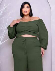 Plus Size Set: Off-The-Shoulder Cropped Top And Elegant High-Waisted Lined Palazzo Pants - Hijau Tentara - View 2
