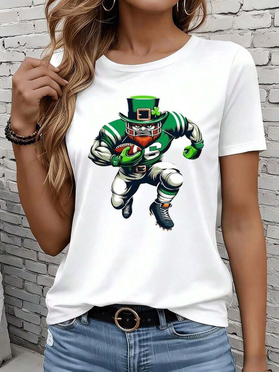Camisetas de manga corta para mujer en blanco y negro son adecuadas para el ocio diario, el hogar y los viajes al aire libre. Camiseta gráfica para mujer con diseño de leprechaun de fútbol para el Día de San Patricio, diseño deportivo de temática irlandesa, top casual blanco, regalo para fiestas. - Blanco - Ver 1
