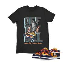 Off-White Dunk Low University Gold T-Shirt, Matching Midnight Navy Sneakers. This T1EE T-Shirt Is Made From 220g Soft Cotton For Men And Women, Crafted From Durable, Premium Fabric That Feels Great Against The Skin. It's Ideal For All Body Types And Everyday Wear. Breathable And Lightweight, These Stylish Fall Outfits Are Perfect For Everyday Wear, Outdoor Activities, Travel, Vacations, And Themed Parties Year-Round. - 黑色 - 查看 1