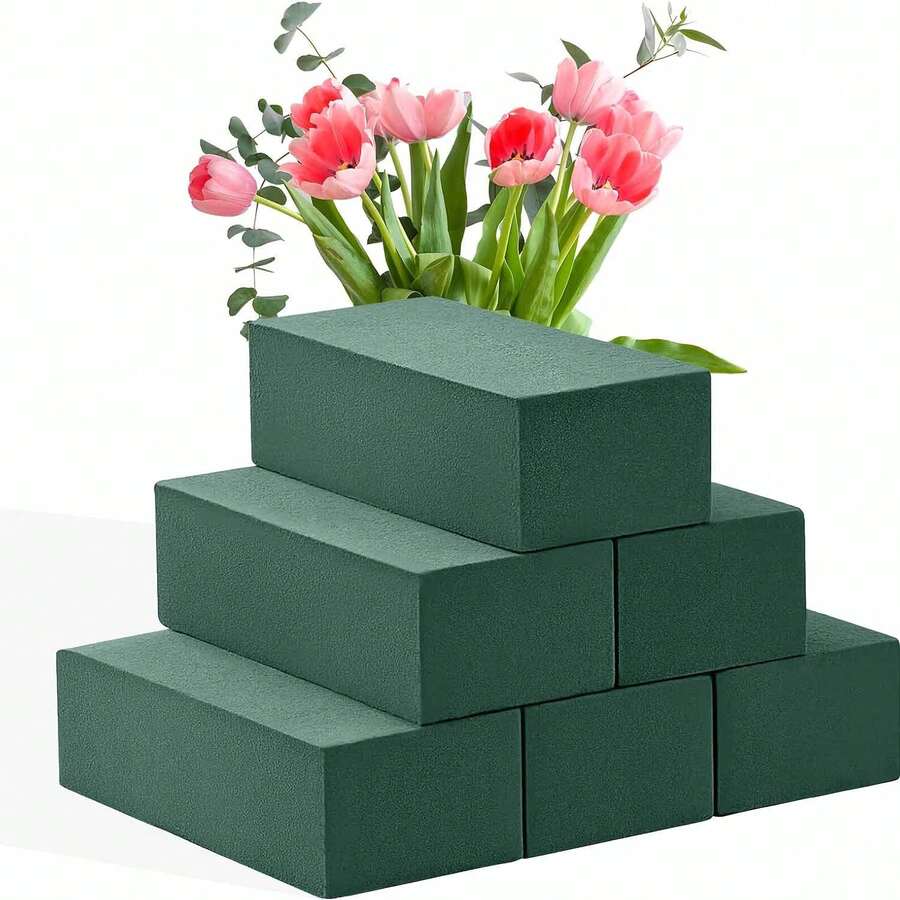 1個綠色花藝泡沫磚，尺寸11.0cm X 7.49cm X 3.81cm，適用於鮮花插花、植栽與DIY手工藝