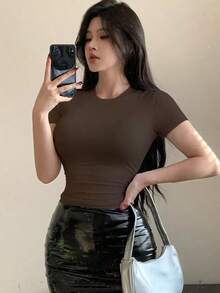 Camiseta de manga corta para mujer de ajuste ceñido, de cuello redondo y unicolor para el verano - Café integral 2 - Ver 5