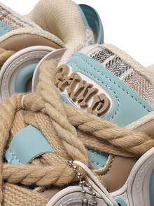 2026 New Q-AND Green Lace-Up Thick-Soled Platform Sneakers, 5cm Height Increase, Unisex Sporty Casual Shoes With Pendant Decoration, Suitable For Outdoor, Holidays, Gifts, Unique Design - Coffee Brown - View 5