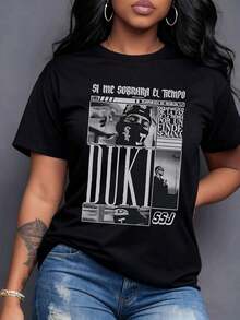 El estampado vibrante captura la esencia del artista Duki con letras como Si me sobrara el tiempo Temporada de diablos y Desaparezco de la faz de la tierra por un finde semana reflejando una vibra urbana auténtica Camiseta de mujer 220g,maija mujer curvy. - Negro - Ver 1
