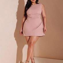 Plus Size Women's Sleeveless V-Neck Waist Ruched Beaded Back Zipper Dress, 
Plus-Size Women's White Knit Pearl Dress, Versatile For Date Nights, Elegant Cocktail Parties/Music Festivals/Dates/Parties/Nightclubs/Outings/Street Style/Summer Wear, Women's Summer Outfits, Summer Vacation Outfits, Women's Holiday Outfits, Short Dress. - Rosa Pálido - Ver 1
