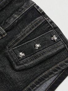 SHEINxHITOMI ROMWE Shorts de Mezclilla para Mujer, Estilo Vintage, Desgastados, de Cintura Baja, con Tachuelas y Calaveras, Sexy - Negro - Ver 3