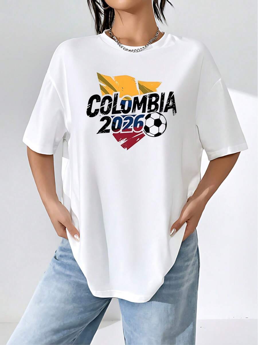 Colombian Flag And Soccer Ball Symbolizing National Passion And Sporting Pride For The 2026 World Cup. Women's T-Shirt, 100% Cotton, Casual, Comfortable, Ideal For Soccer Fans. - 白色 - 查看 1