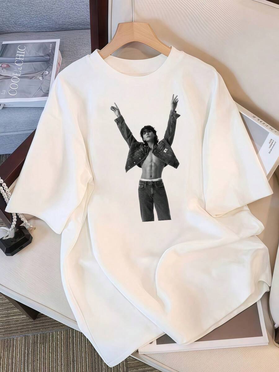 2026 T-Shirt, Jungkooks BTS21 Stage Silhouette Graphic T-Shirt, Casual Oversized T-Shirt For ARMY Fans, Retro K-Pop Idol Bootleg Style Oversized T-Shirt, Vintage Graphic Print T-Shirt, Casual Short-Sleeved Top, K-Pop Fan Merchandise, Black Streetwear T-Shirt For Fans, Vintage K-Pop Star Graphic T-Shirt, Oversized Short-Sleeved T-Shirt With Retro Letter Print, Casual Black Crew Neck Top, Gift For Streetwear Style Idol Fans, Comfortable Loose-Fit Cotton Blend T-Shirt For Women And Men. - White - View 1