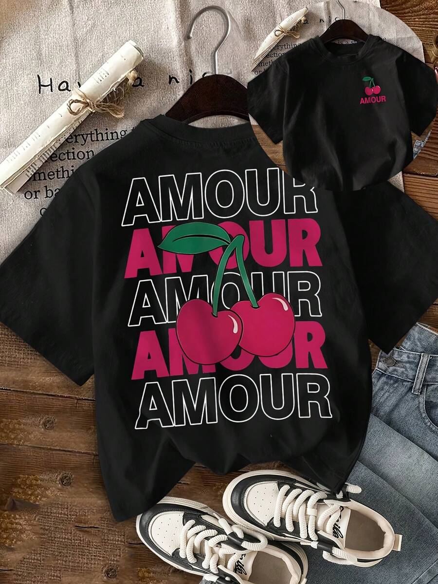 Camiseta Casual de Manga Corta para Mujer con Estampado de Letras "AMOUR" y Diseño de Cerezas - Top de Verano Negro con Cuello Redondo, Corte Regular, Ligera y Transpirable para Atuendos Casuales, Camisetas para Mujer Y2k Camiseta Camisa De - Negro - Ver 1