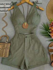 Conjunto informal de mujer con camiseta de tirantes con pliegues y nudo en el hombro, y pantalones cortos de unicolor - Verde militar - Ver 6