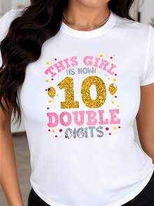Texto colorido que celebra con globos dorados y letras rosas el momento especial de cumplir diez años con un toque alegre y festivo ideal para expresar felicidad y energía juvenil camiseta de mujer casual moderna para fiesta - Blanco - Ver 8