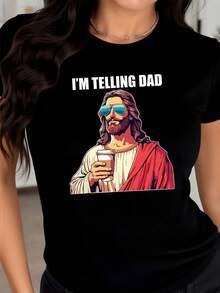Figura artística de inspiración religiosa sosteniendo un vaso de café con aire moderno que transmite humor irónico y mensaje divertido camiseta de mujer casual cómoda para uso diario - Negro - Ver 8