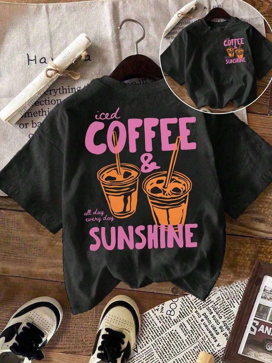 CURVE+ Iced Coffee And Sunshine Shirt, Iced Coffee Shirt, Coffee Lover Gifts, Summer T-Shirt, Summer Vibes Shirt, Coffee T-Shirt Blouses For Women Y2K Style Activewear, Round Neck, 100% Cotton, Soft Fabric, Short Sleeve. - 黑色 - 查看 1