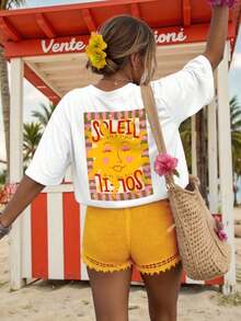 Camiseta gráfica casual para mujer, de manga corta, estilo urbano, top veraniego lindo, con toques de color rojo, ideal para vacaciones. - Blanco - Ver 3
