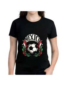 Camiseta de manga cta de para hombre con llamativo gráfico MÉXICO sobre un balón de fútbol y hojas decativas rojas y verdes - Negro - Ver 6
