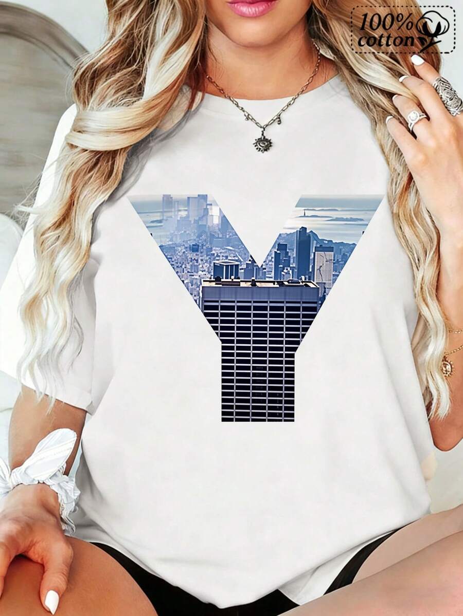 Camiseta de modara mujeres | Patrón de edificio de paise urbano con estampado frontal blanco | Vestido casual cómodo para las salidas diarias y el estilo urbano