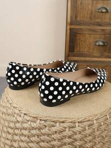 XBYASDF 2026 New Women's Pointed Toe Flat Shoes, Black & White Polka Dot Slip-On Ballet Shoes, Comfortable Elegant Commuter Shoes - Black - View 8