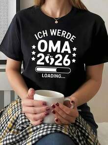 Funny T-Shirt To Announce A Woman's Pregnancy - "I'm Going To Be A Grandma In 2026 Loading." Expecting Grandma, With White Text - Casual Short Sleeve Crew Neck T-Shirt For Baby Showers, Gender Reveal Parties, And Everyday Maternity Style - Lightweight Spring/Summer T-Shirt, Maternity Tees, Funny Graphic Tee, Comfortable Fit T-Shirt - 黑色 - 查看 7