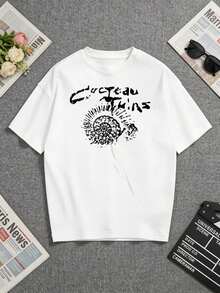 Camiseta blanca con un llamativo estampado de "Culteau Twins". Perfecto para uso casual o como un regalo único para amantes de la música y entusiastas de la moda. Una camiseta de manga corta adecuada para el hogar, el uso diario, fiestas y viajes-ideal como regalo para amigos o familiares. - Blanco - Ver 1