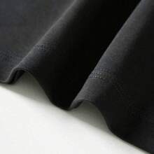 Camiseta de manga corta de corte holgado con cuello redondo y estampado de gatos coloridos con el eslogan "" para mujeres de talla grande, adecuada para actividades al aire libre, en interiores, salidas, viajes y vacaciones, lo que la convierte en una excelente opción de regalo. - Negro - Ver 5