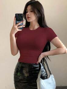 Camiseta de manga corta para mujer de ajuste ceñido, de cuello redondo y unicolor para el verano - Burdeos - Ver 5