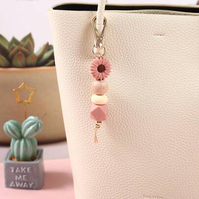 Simple And Fresh Floral Decoration With Daisy Shaped Natural Wood Beads, Combined With Japanese Style Bag Keychains, Versatile Decoration