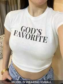 Women's Short-Sleeved Crop Tops, Printed With The Slogan "God's Favorite", Y2K Style Fitted T-Shirt, 90s Vintage Style, Religious Gift For Mother's Day, Casual. - 白色 - 查看 2