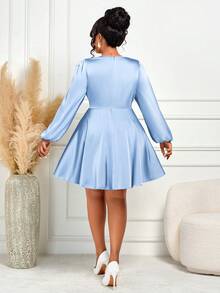 BIUBIU Gaun Pendek Model A-Line Elegan Ukuran Plus Warna Biru Muda Leher V Lengan Panjang Model Bishop dengan Detail Kerut di Bagian Dada - Biru - View 2