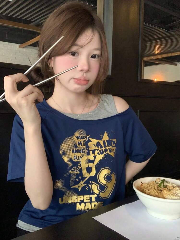 性感塗鴉印花 2 合 1 露肩短袖 T-Shirt，設計細節顯瘦寬鬆版型夏季女上衣 - 藍色 - 查看 4