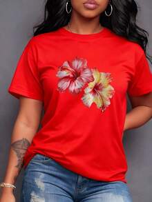 Vibrant Hibiscus Flowers With Petals In Shades Of Red, White, And Yellow Evoke Tropical Beauty And The Joy Of Summer, Ideal For A Fresh And Radiant Look. Women's Short-Sleeved T-Shirt, Comfortable, Breathable, 220g, Maija Women's Curvy. - 紅色 - 查看 7