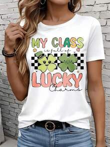 Women's Short-Sleeved T-Shirts In Black And White Are Suitable For Everyday Wear, Lounging At Home, And Outdoor Activities. My Classroom Is Full Of Lucky Charms. St. Patrick's Day T-Shirt For Teachers And Students With A Cute Shamrock Design. Perfect Gift For Holiday Parties. - 白色 - 查看 1