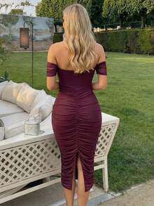 Elegant Off Shoulder Sweetheart Ruched Burgundy Bodycon Midi Dress With Built-In Bra, Sexy Backless Design, Perfect For Night Out, Cocktail Party, Wedding Guest, Birthday, Anniversary, Formal Dinner, Vacation, Mother's Day - 酒紅色 - 查看 7
