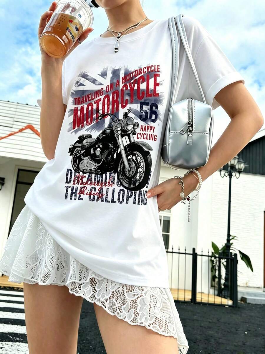 Vintage Motorcycle Graphic Tee, Retro Biker Aesthetic Print T-Shirt, Casual British Flag Short Sleeve, Trendy Biker Vibe Top - Blanco - Ver 1
