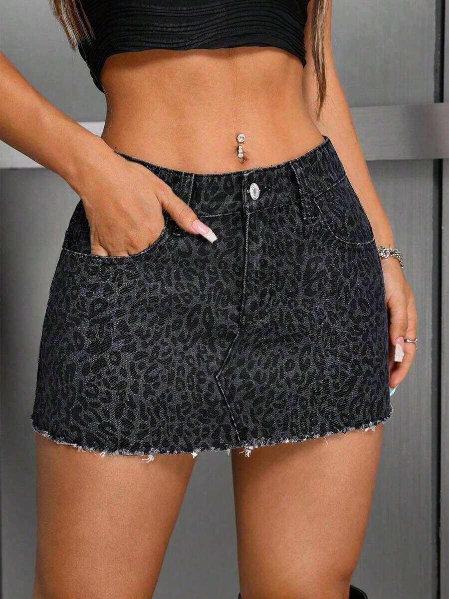 Women's Street Style Leopard Print Raw Edge Washed Denim Mini Skirt - Gris Oscuro - Ver 1