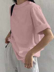 Loose-Fitting, Solid-Color Summer T-Shirt With A Round Neck And Oversized Cut. Easy To Wash And Care For Everyday Wear. - 黑色 - 查看 10