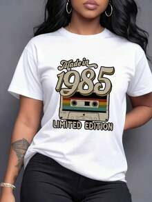 This Vintage Cassette Print Evokes The Nostalgia Of 1985 With The Text "Made In 1985" And "Limited Edition," Ideal For Retro Music Lovers And Unique Gifts. Women's T-Shirt, 100% Cotton, Maija Women's Curvy. - 白色 - 查看 7