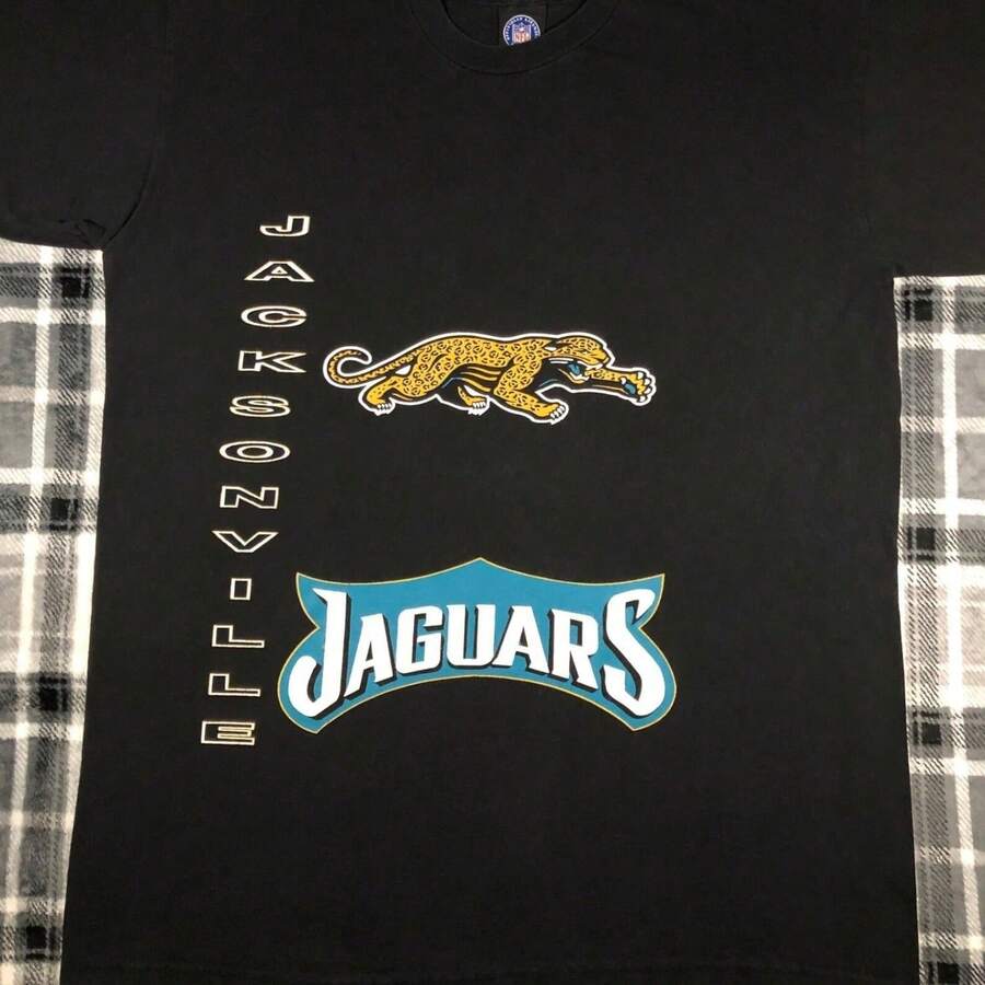 Vintage 90s - ville - Football Spor Team T - Size XXL Camiseta 100% Algodón Unisex - Playera Casual Premium de Corte Cómodo - Negro - Ver 1