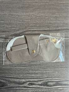 1个女士时尚高品质真皮眼镜盒，优雅翻盖设计，便携腕带式眼镜袋；可爱时尚，高颜值时尚配饰，方便收纳眼镜；适合学生、上班族、时尚女性，日常通勤、约会、外出、聚会、居家使用；情人节、母亲节、生日、圣诞节、节日的理想礼物，优雅实用，日常必备。 - 彩色 - 查看 13