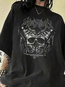 Camiseta Gótica para Mujer con Letras y Alas de Murciélago - Camiseta Oversize de Manga Corta y Cuello Redondo, Elegante y Casual, Blanca con Diseño Gótico Negro, Ropa Casual Transpirable para Todas las Estaciones y Capas Esenciales para Eventos Temáticos, Lavable a Máquina, Camiseta Ligera de Verano con Estampado Geométrico de Mariposas y Calavera, Corte Relajado para Primavera y Verano, Regalo Ideal para Vacaciones, Base Blanca con Letras Góticas Negras - Negro - Ver 9
