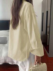 Vellofy 女士纯色棉质休闲衬衫，单排扣长袖上衣，适合日常、海滩和度假穿着 - 卡其色 - 查看 2