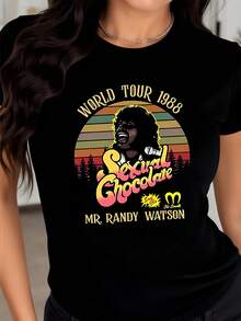 Colorful Silhouette Of A Singer Against A Retro Landscape With Warm Tones That Evoke The Energy Of Classic Concerts And The Free Spirit Of 80s Music. Comfortable Modern Women's T-Shirt For Everyday Wear. - 黑色 - 查看 8