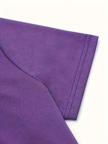 Talla grande, camiseta con estampado de letras, top casual de manga corta y cuello redondo, ropa de mujer. - Morado - Ver 4