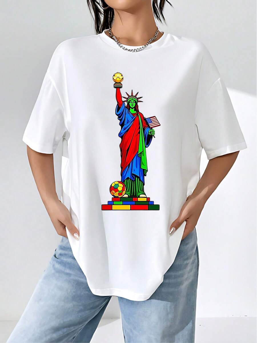 Colorful Image Of The Statue Of Liberty Holding A Golden Globe And An American Flag Above Multicolored Blocks Symbolizing Unity And Diversity. Women's T-Shirt, 100% Cotton, Comfortable And Modern For Casual Wear - 白色 - 查看 1