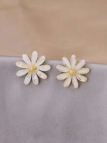1pc Simple Fashion High-Quality Resin Daisy Earrings Are Very Suitable For Daily Wear Of Sisters/Girlfriends And The Best Birthday Gift For Family Friends And Sisters. - Yellow Gold - View 2