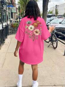 Plus Size T-Shirt With Summer Floral Print - 紫紅色 2 - 查看 3