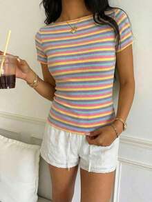 Camiseta de manga corta casual minimalista y sexy con hombros descubiertos a rayas rosa y gris, adecuada para primavera/verano.Las rayas rosa y gris te hacen ver talla grande blanca de piel. - Multicolor 5 - Ver 4