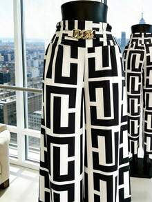 Pantalones de pierna ancha con estampado geométrico y hebilla metálica de cintura alta para mujer - Blanco y Negro - Ver 6